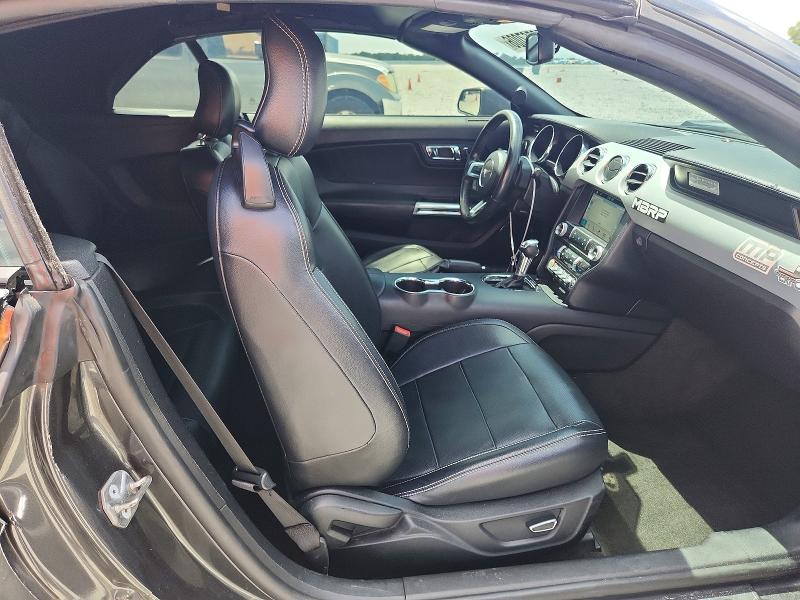 52567006 :رقم المزاد ، 1FATP8UH5H5356925 vin ، 2017 Ford Mustang مزاد بيع