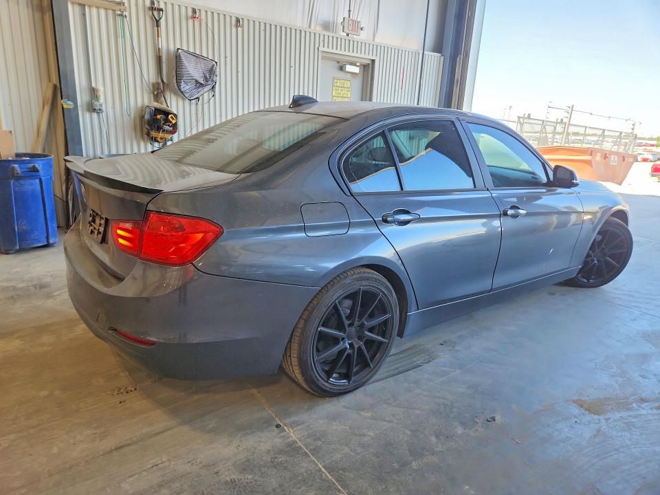 52897866 :رقم المزاد ، WBA3C3C55EK200443 vin ، 2014 Bmw 320 مزاد بيع