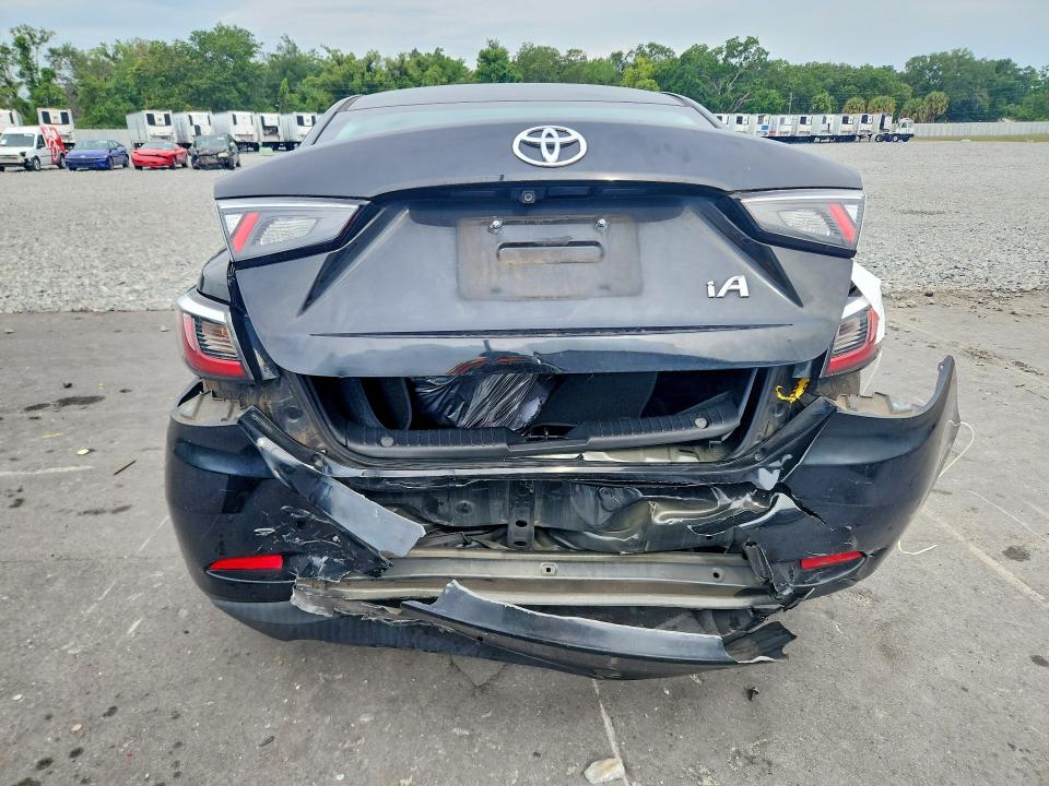 53318066 :رقم المزاد ، 3MYDLBYV3JY313475 vin ، 2018 Toyota Yaris Ia مزاد بيع
