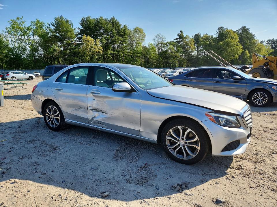 54088016 :رقم المزاد ، 55SWF4KB5FU033650 vin ، 2015 Mercedes-benz C مزاد بيع