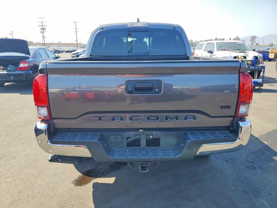 53984596 :رقم المزاد ، 5TFAZ5CNXMX103695 vin ، 2021 Toyota Tacoma مزاد بيع