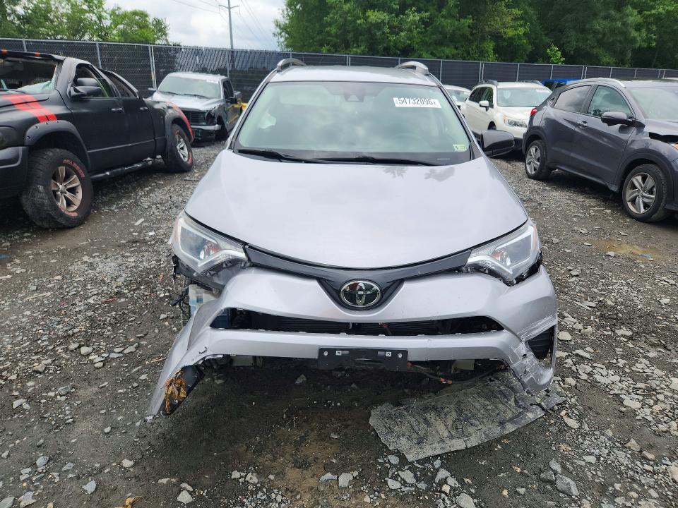 54732096 :رقم المزاد ، 2T3BFREV8JW717596 vin ، 2018 Toyota Rav4 مزاد بيع