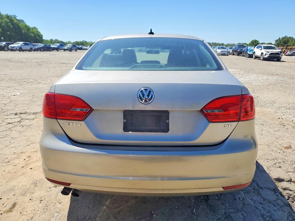 53347106 :رقم المزاد ، 3VWD17AJ1EM270676 vin ، 2014 Volkswagen Jetta مزاد بيع