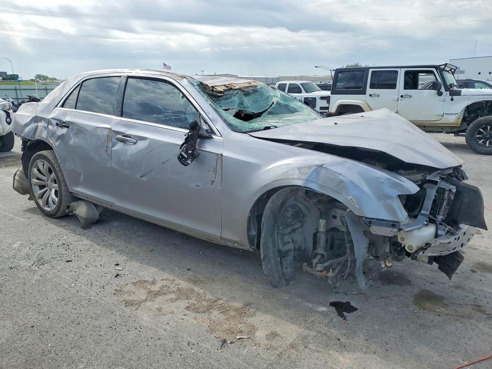 51327396 :رقم المزاد ، 2C3CCAEG6JH123383 vin ، 2018 Chrysler 300 مزاد بيع