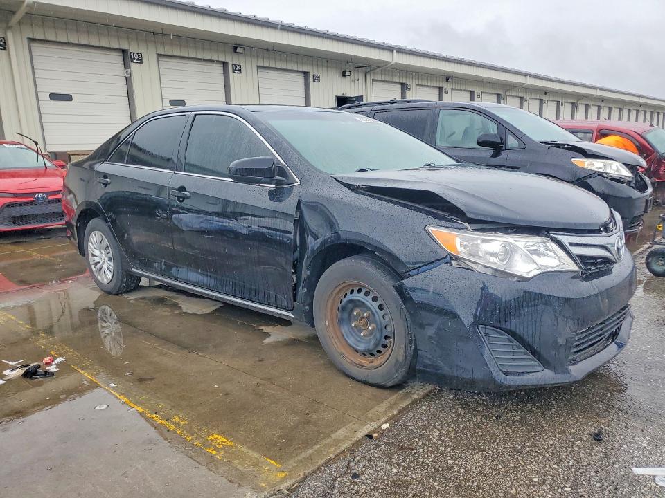 53087526 :رقم المزاد ، 4T4BF1FK2ER367957 vin ، 2014 Toyota Camry مزاد بيع