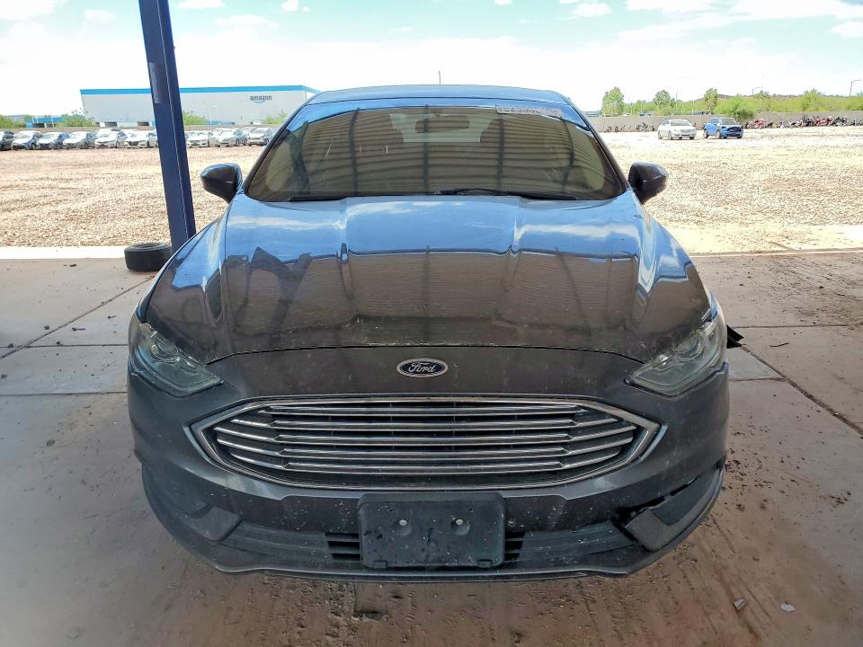 52363616 :رقم المزاد ، 3FA6P0LU5HR252882 vin ، 2017 Ford Fusion مزاد بيع