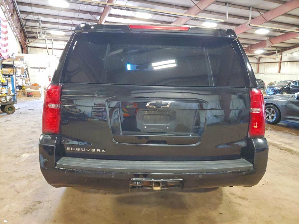 55282426 :رقم المزاد ، 1GNSKHKC8JR357682 vin ، 2018 Chevrolet Suburban مزاد بيع