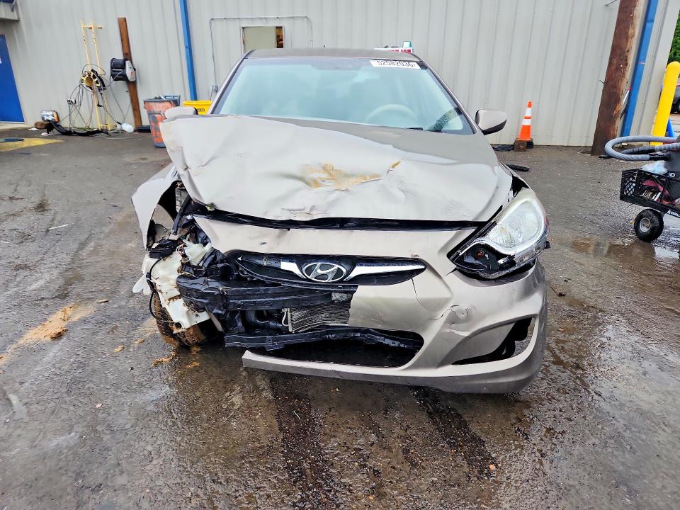 52582036 :رقم المزاد ، KMHCT4AE5DU562301 vin ، 2013 Hyundai Accent مزاد بيع