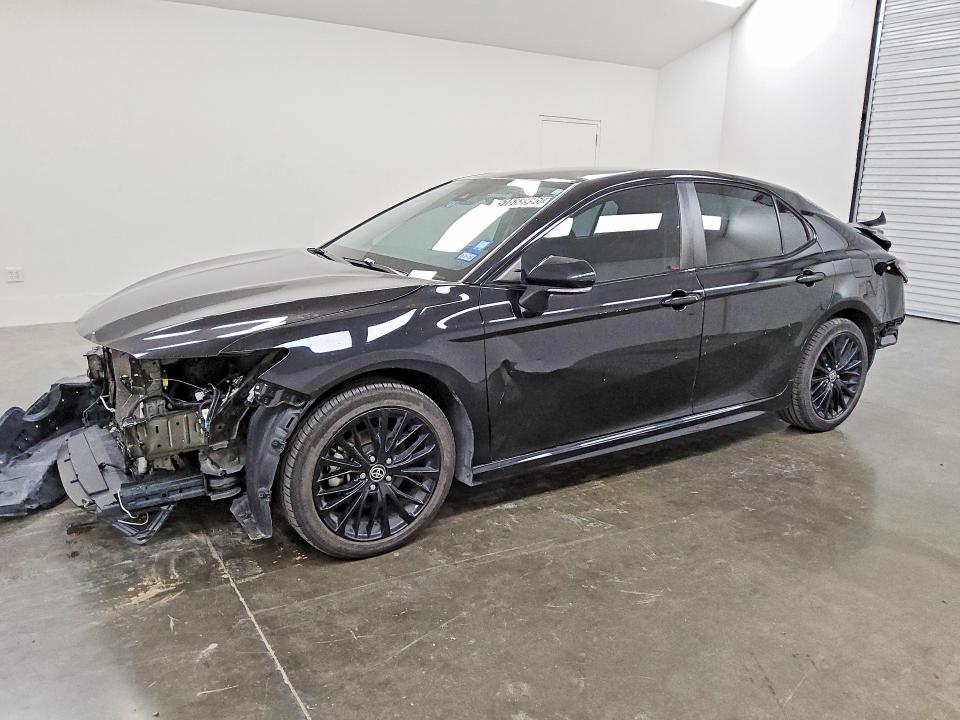 51633996 :رقم المزاد ، 4T1G11AK0NU043301 vin ، 2022 Toyota Camry مزاد بيع
