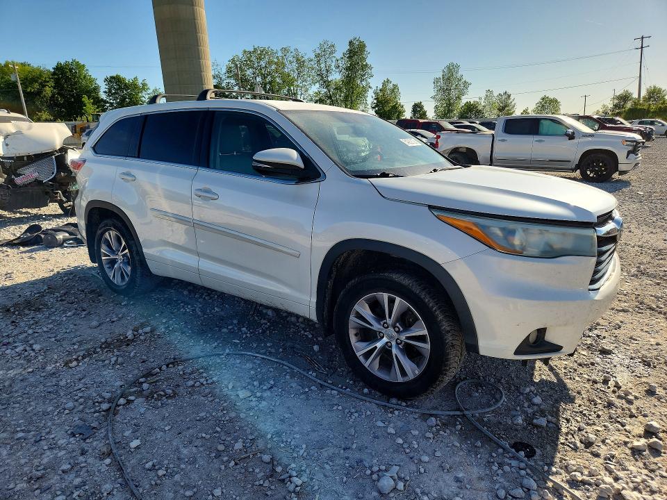54282106 :رقم المزاد ، 5TDBKRFH5FS088098 vin ، 2015 Toyota Highlander مزاد بيع