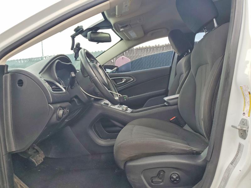 55355636 :رقم المزاد ، 1C3CCCAB3FN598770 vin ، 2015 Chrysler 200 مزاد بيع