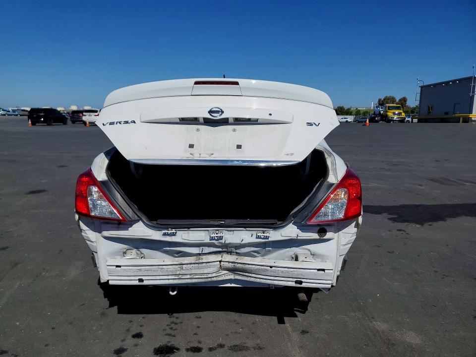 2017 Nissan Versa მანქანა იყიდება აუქციონზე, vin: 3N1CN7AP4HL821851, აუქციონის ნომერი: 52988586