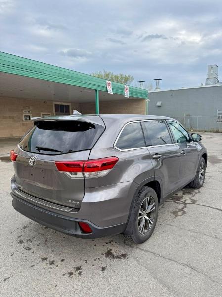 52727406 :رقم المزاد ، 5TDBZRFH1KS738468 vin ، 2019 Toyota Highlander مزاد بيع