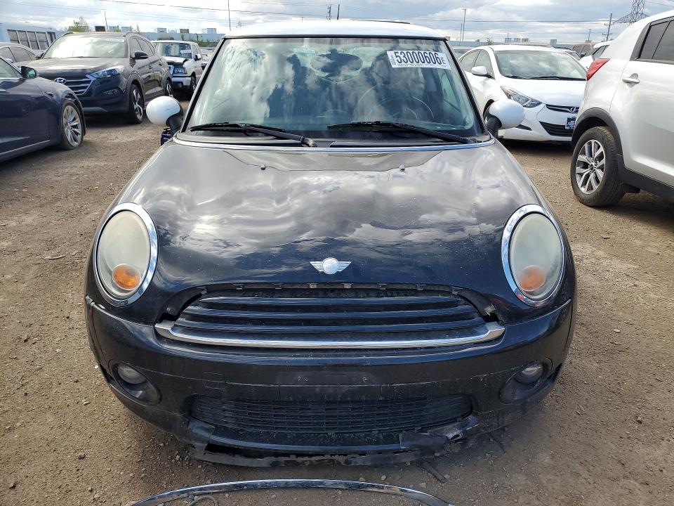 53000606 :رقم المزاد ، WMWMF3C57ATZ64102 vin ، 2010 Mini Cooper مزاد بيع
