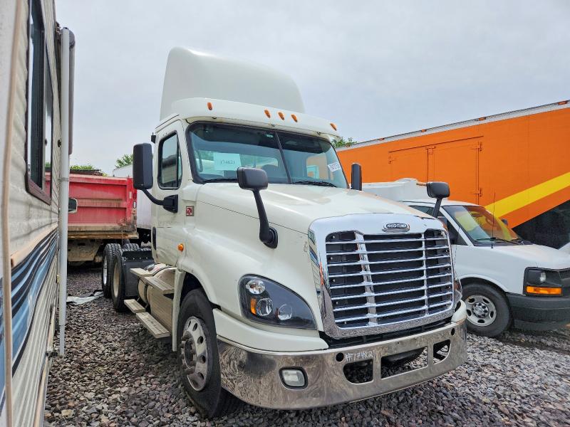 54137636 :رقم المزاد ، 3AKJGEDVXJSJM3652 vin ، 2018 Freightliner Cascadia 125 مزاد بيع