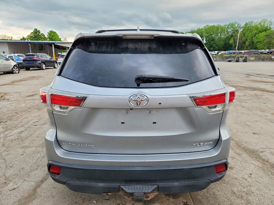 2015 Toyota Highlander მანქანა იყიდება აუქციონზე, vin: 5TDJKRFH2FS198506, აუქციონის ნომერი: 54374546