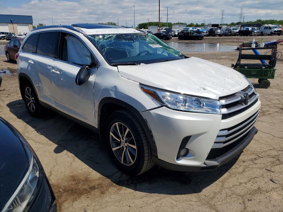 54627636 :رقم المزاد ، 5TDJZRFH8KS915514 vin ، 2019 Toyota Highlander مزاد بيع