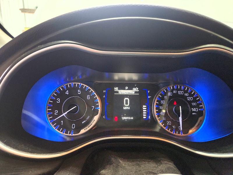 53368966 :رقم المزاد ، 1C3CCCAB0FN555391 vin ، 2015 Chrysler 200 مزاد بيع