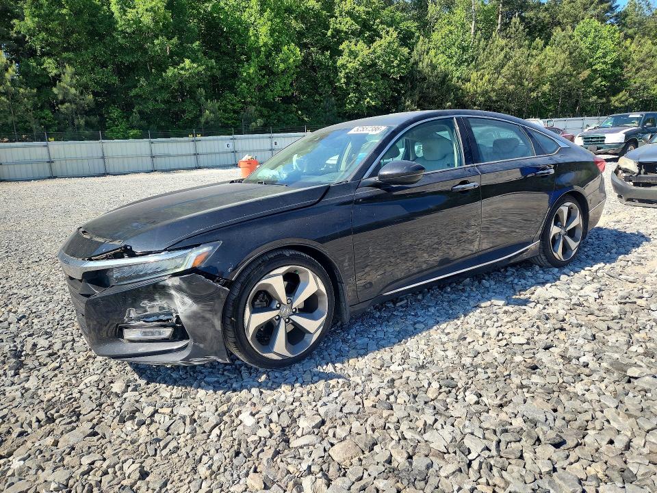 Auction sale of the 2018 Honda Accord, vin: 1HGCV1F96JA032913, lot number: 52557386