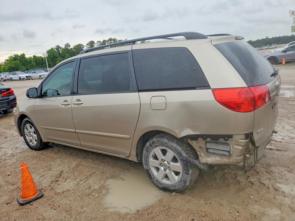 55003326 :رقم المزاد ، 5TDKK4CC2AS327689 vin ، 2010 Toyota Sienna مزاد بيع