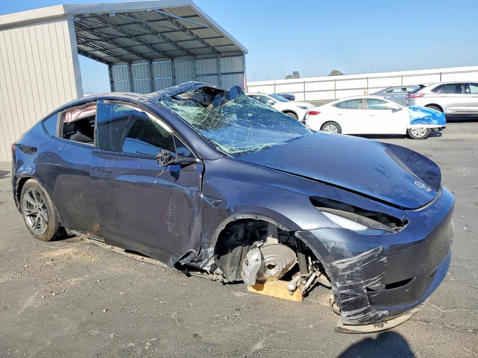 53656876 :رقم المزاد ، 7SAYGDED3RF103724 vin ، 2024 Tesla Model  Y مزاد بيع