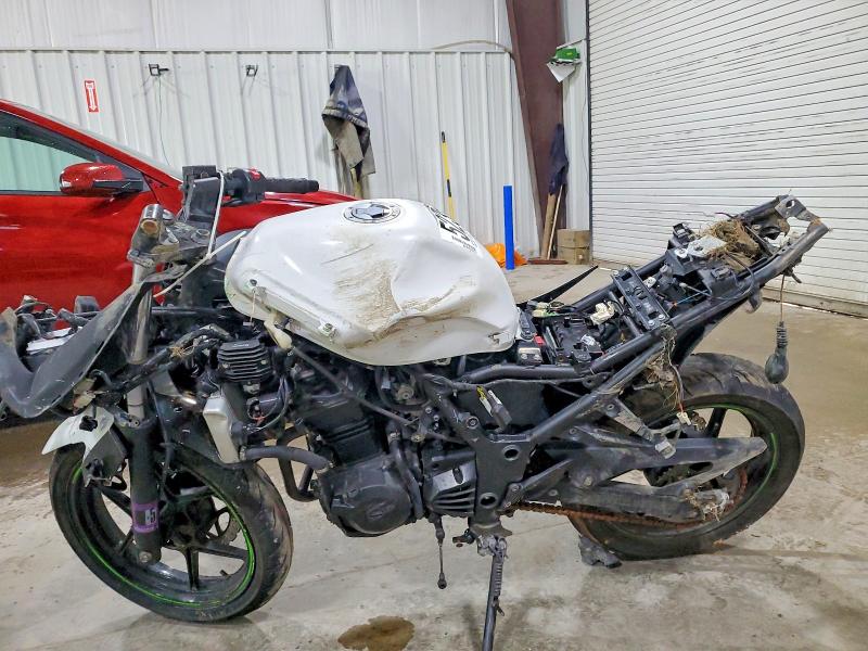 2011 Kawasaki Ex250 მანქანა იყიდება აუქციონზე, vin: JKAEXMJ11BDA76626, აუქციონის ნომერი: 52351056