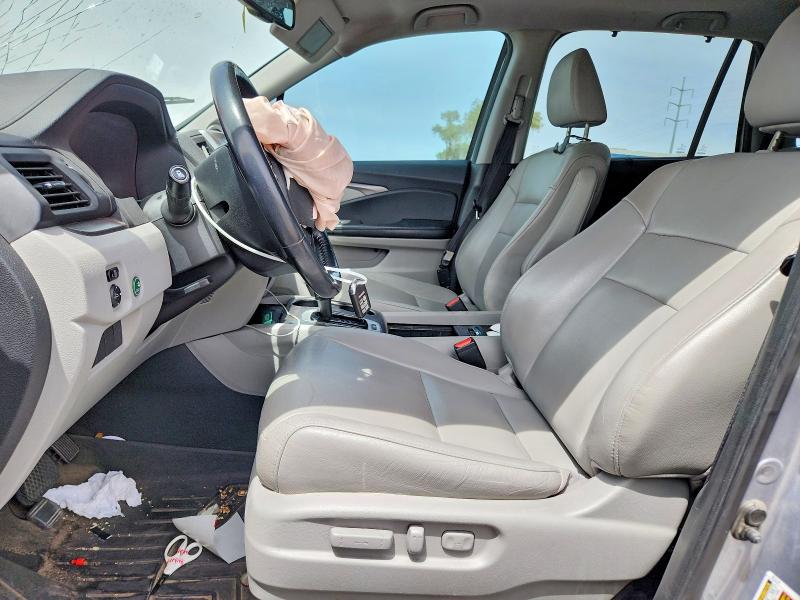 52241656 :رقم المزاد ، 5FNYF6H87HB032102 vin ، 2017 Honda Pilot مزاد بيع
