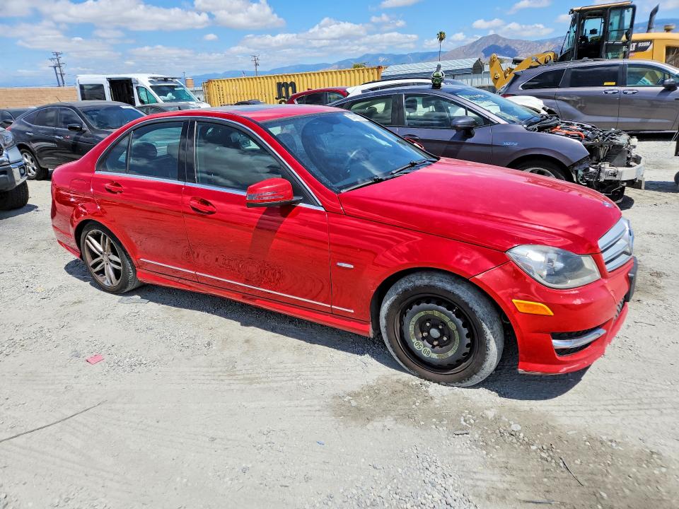 2012 Mercedes-benz C მანქანა იყიდება აუქციონზე, vin: WDDGF4HB5CR236174, აუქციონის ნომერი: 55409206