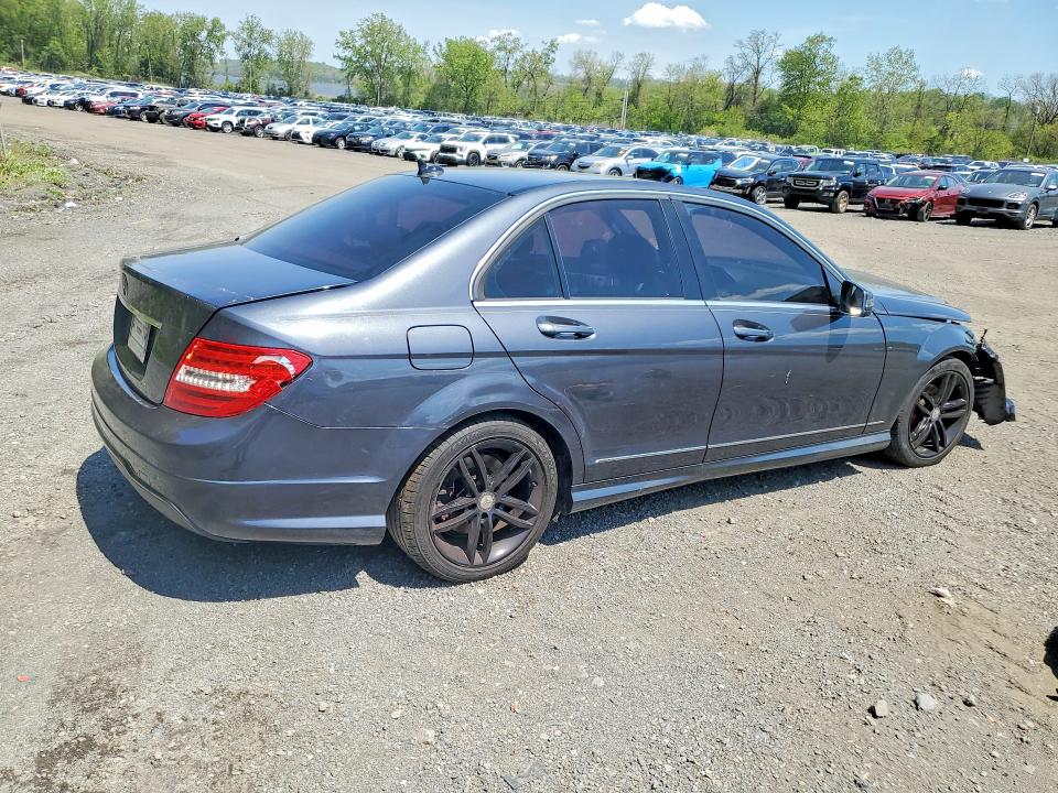 Продажа на аукционе авто 2013 Mercedes-benz C, vin: WDDGF4HB7DR295504, номер лота: 50254536