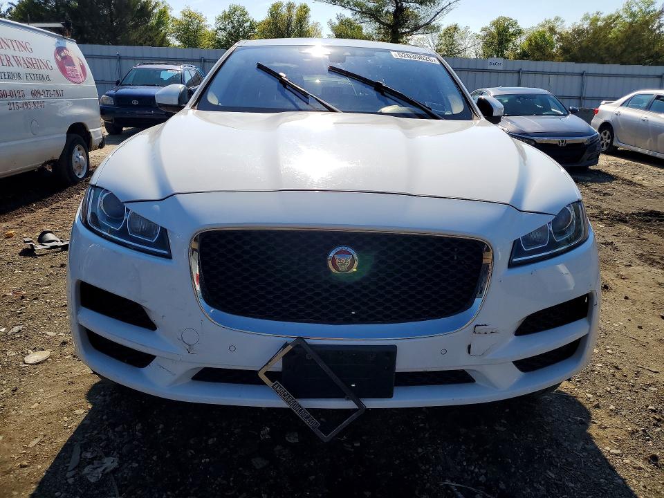 2019 Jaguar F-pace მანქანა იყიდება აუქციონზე, vin: SADCS2FX3KA602139, აუქციონის ნომერი: 52039626