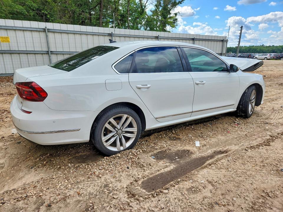 Продажа на аукционе авто 2017 Volkswagen Passat, vin: 1VWCT7A30HC017152, номер лота: 53312296