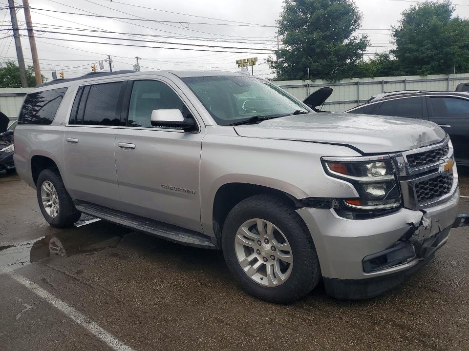 55256756 :رقم المزاد ، 1GNSKHKCXHR374994 vin ، 2017 Chevrolet Suburban مزاد بيع