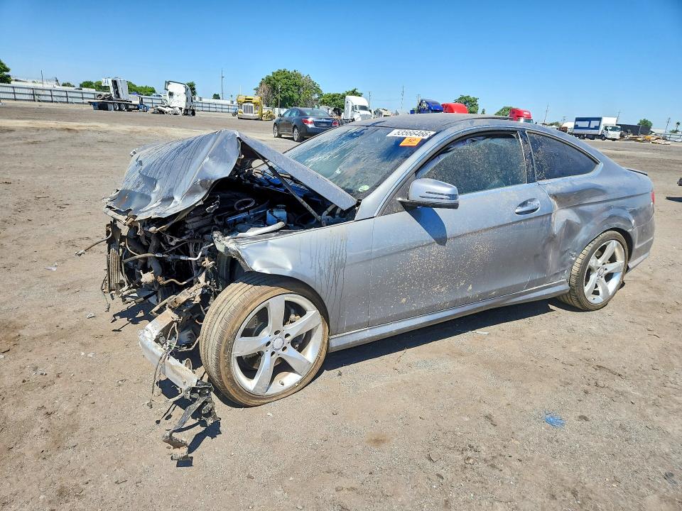 53566466 :رقم المزاد ، WDDGJ5HB3FG370590 vin ، 2015 Mercedes-benz C مزاد بيع