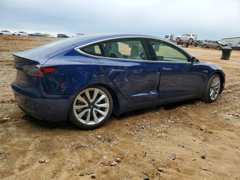 Продажа на аукционе авто 2018 Tesla Model 3, vin: 5YJ3E1EB5JF135332, номер лота: 52172796