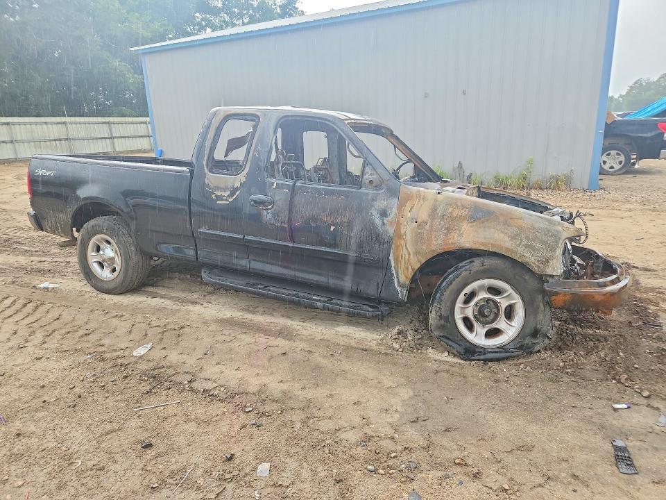 55412056 :رقم المزاد ، 1FTRX17L02NA64070 vin ، 2002 Ford F150 مزاد بيع