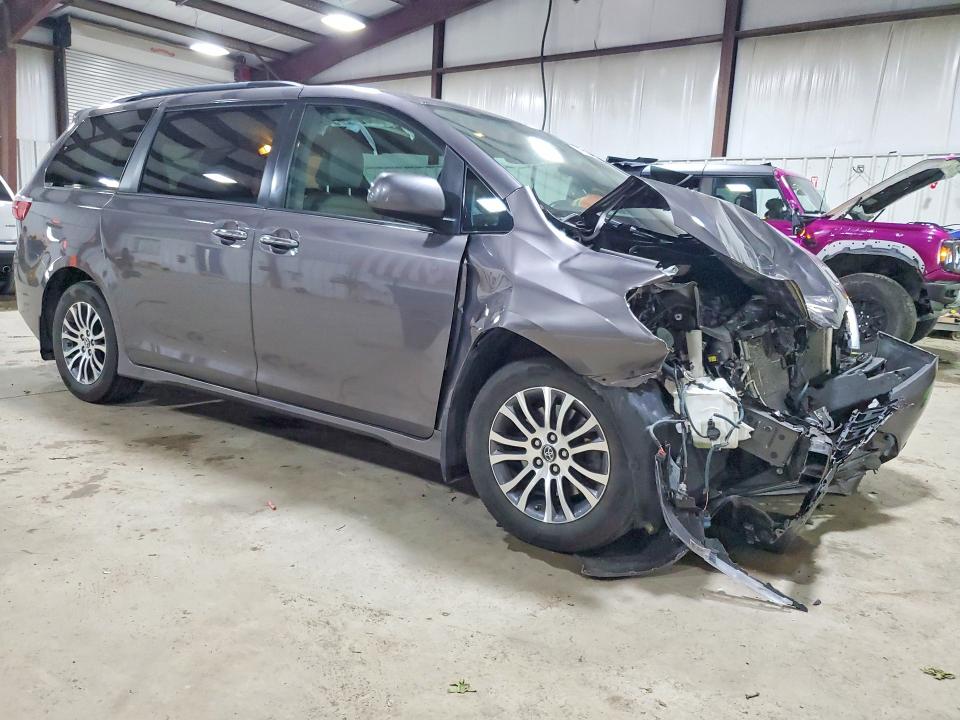 54644956 :رقم المزاد ، 5TDYZ3DC0KS987651 vin ، 2019 Toyota Sienna مزاد بيع