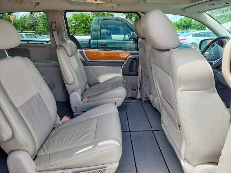 Auction sale of the 2008 Chrysler Town & Country, vin: 2A8HR64X08R646068, lot number: 55438246