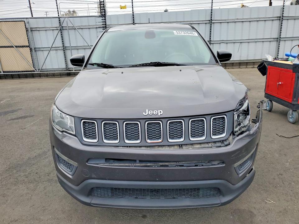53732646 :رقم المزاد ، 3C4NJCABXJT461599 vin ، 2018 Jeep Compass مزاد بيع