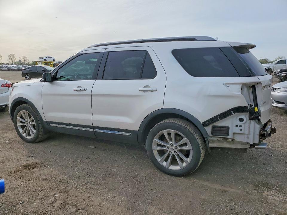 53821526 :رقم المزاد ، 1FM5K8D8XJGB14249 vin ، 2018 Ford Explorer مزاد بيع