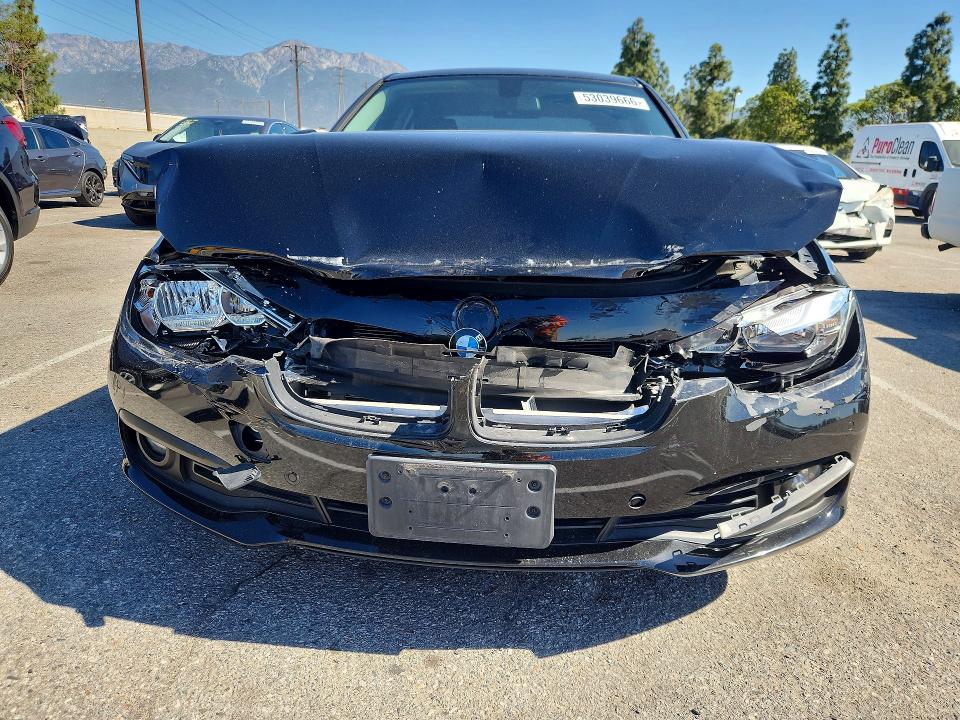2017 Bmw 320 მანქანა იყიდება აუქციონზე, vin: WBA8E1G3XHNU16272, აუქციონის ნომერი: 53039666