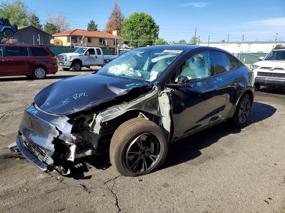 2025 Tesla Model Y მანქანა იყიდება აუქციონზე, vin: 7SAYGDEE0SA360514, აუქციონის ნომერი: 53207236