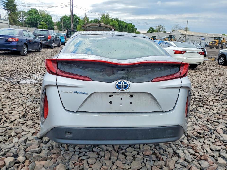 53517686 :رقم المزاد ، JTDKARFP5J3101095 vin ، 2018 Toyota Prius Prime مزاد بيع