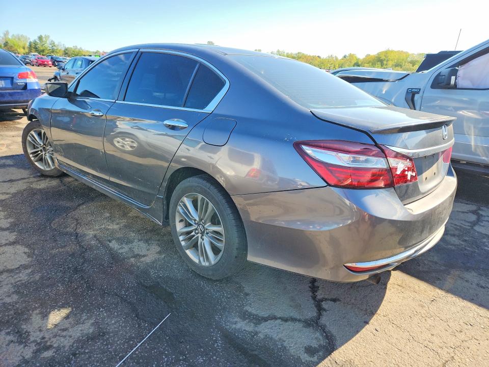 52443746 :رقم المزاد ، 1HGCR2F5XHA070694 vin ، 2017 Honda Accord مزاد بيع