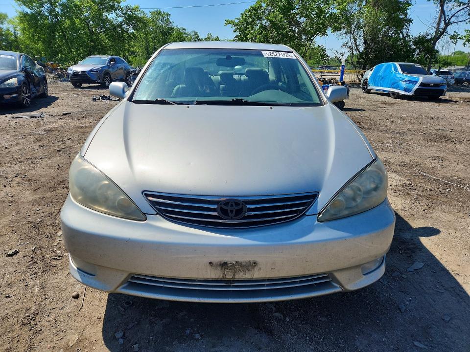 52522596 :رقم المزاد ، 4T1BF30K95U106730 vin ، 2005 Toyota Camry مزاد بيع