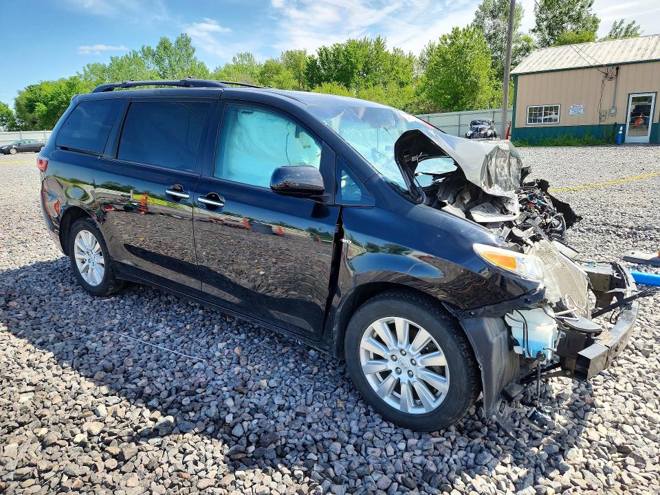 54266496 :رقم المزاد ، 5TDDZ3DC2HS174058 vin ، 2017 Toyota Sienna مزاد بيع