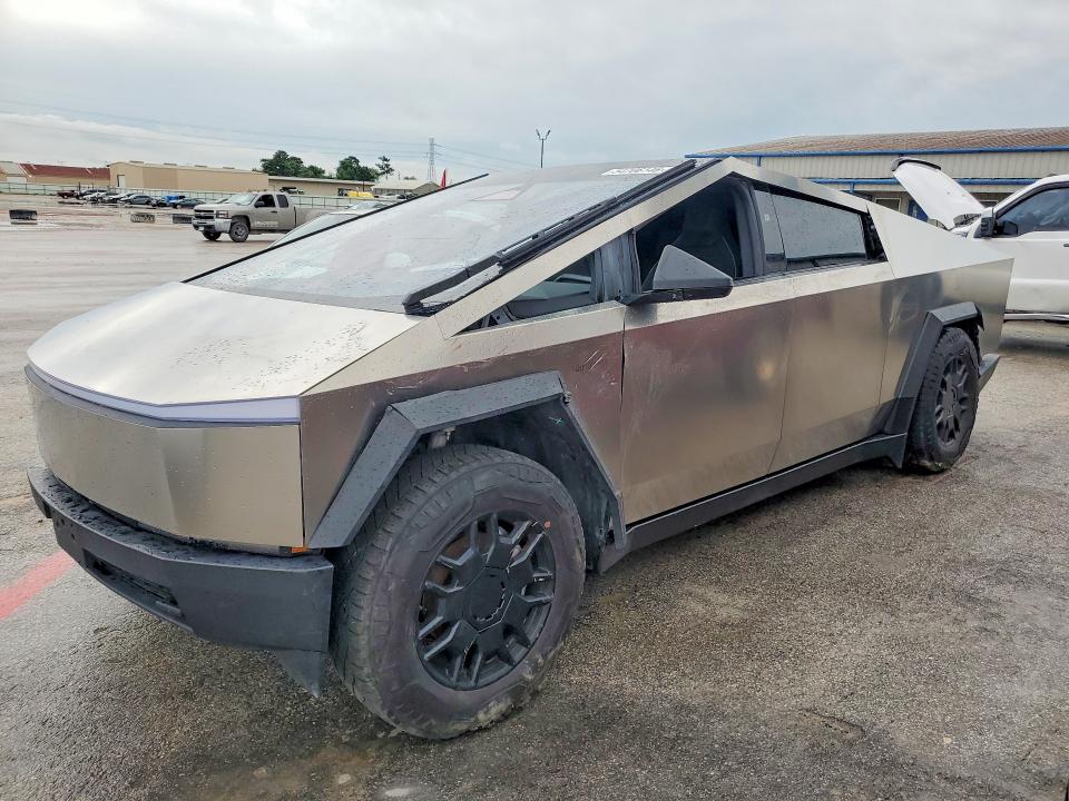54706146 :رقم المزاد ، 7G2CEHED8RA025861 vin ، 2024 Tesla Cybertruck مزاد بيع