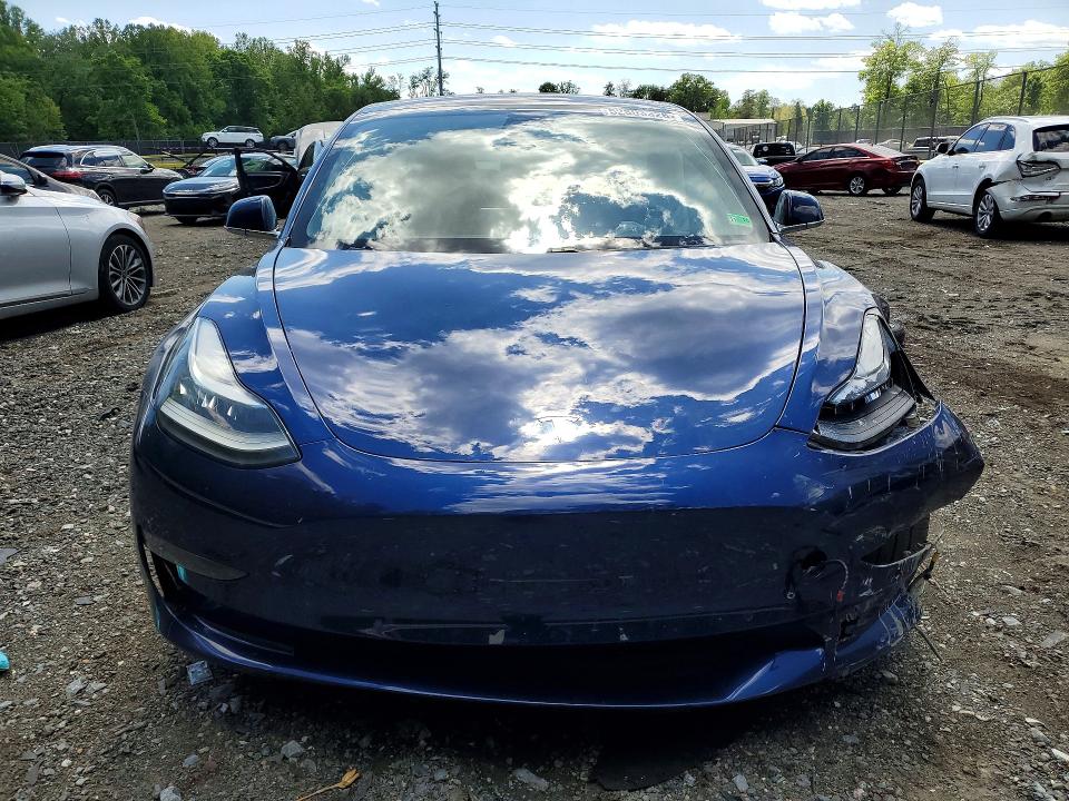 52803326 :رقم المزاد ، 5YJ3E1EB8JF114961 vin ، 2018 Tesla Model 3 مزاد بيع