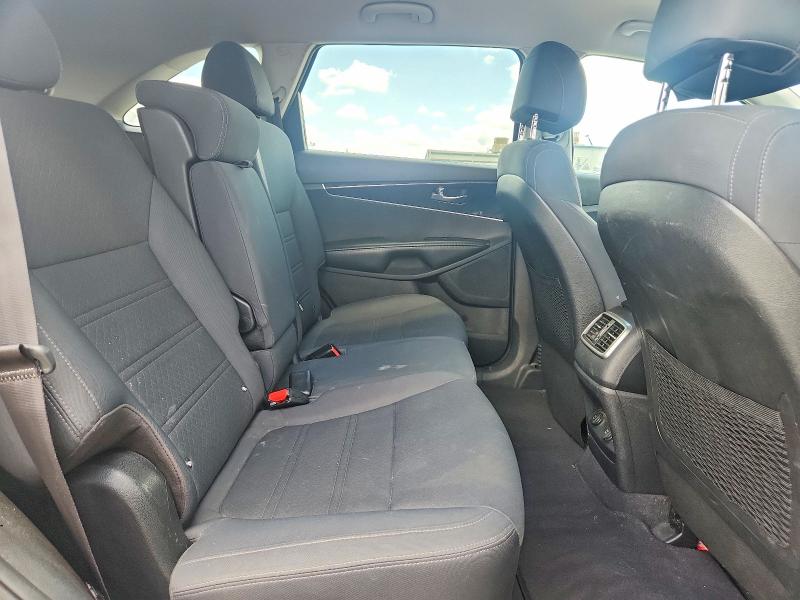 55446456 :رقم المزاد ، 5XYPG4A59HG225115 vin ، 2017 Kia Sorento مزاد بيع