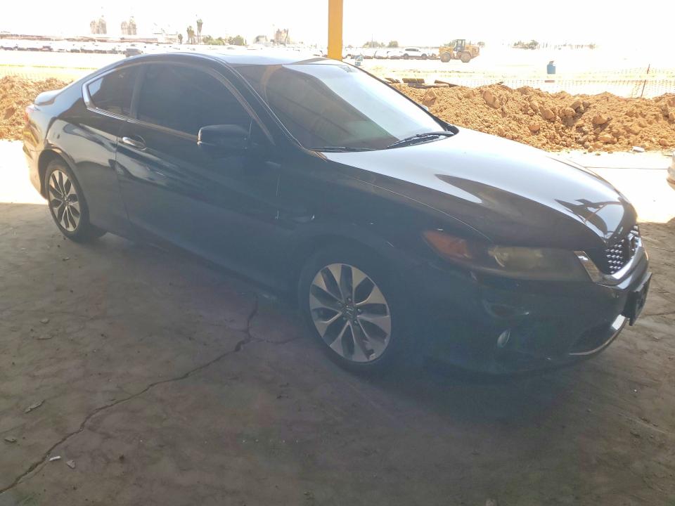 52169806 :رقم المزاد ، 1HGCT1B7XFA010950 vin ، 2015 Honda Accord مزاد بيع