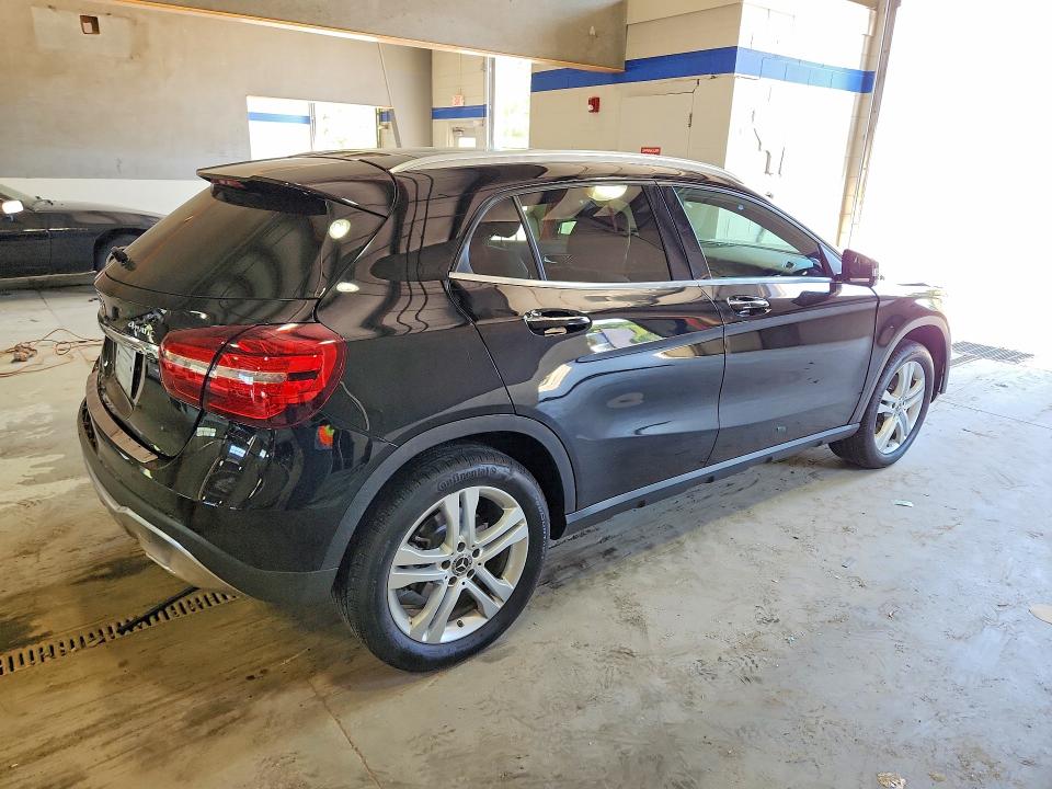 2019 Mercedes-benz Gla მანქანა იყიდება აუქციონზე, vin: WDCTG4GB0KJ545730, აუქციონის ნომერი: 54204126
